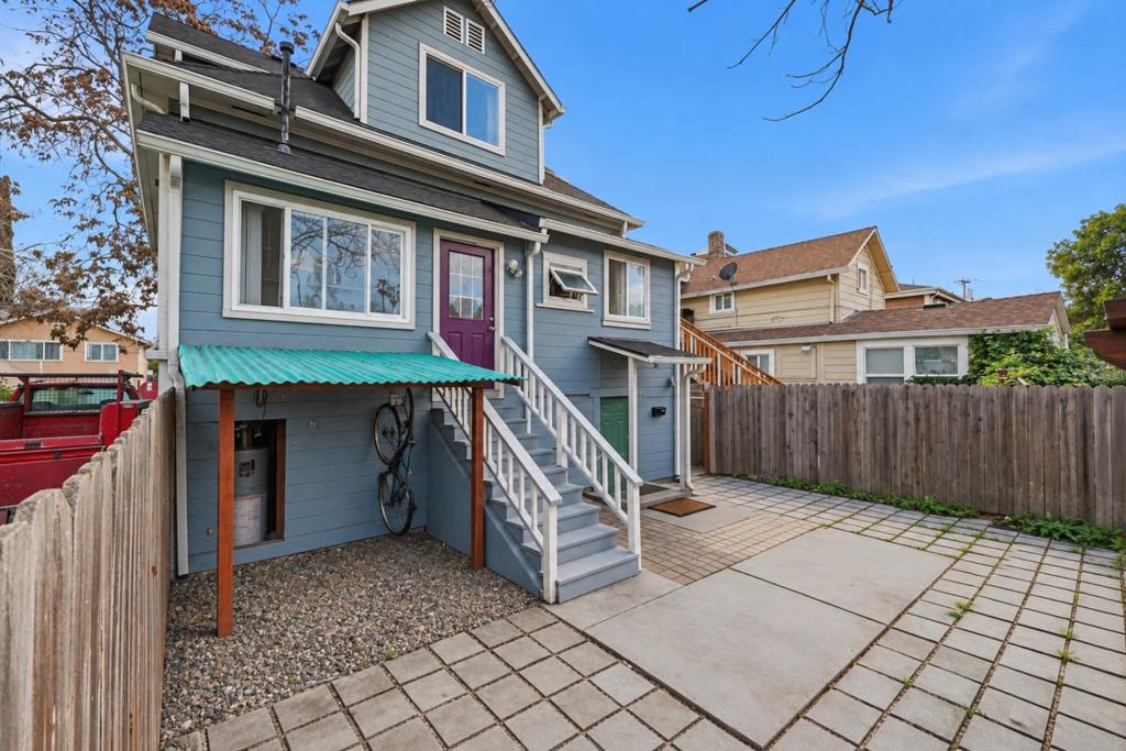 325 E Saint John Street Property Photo 20