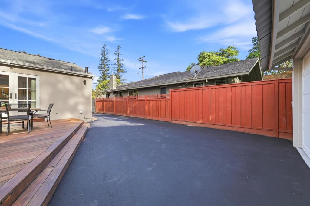 2297 Radio Avenue Property Photo 45