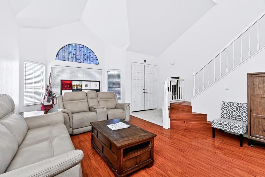 34312 Mulberry Terrace Property Photo 6