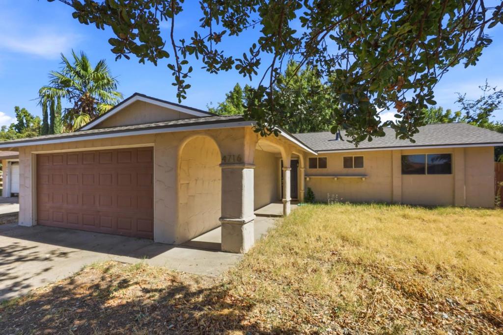 4716 Stonehurst Way Property Photo 1
