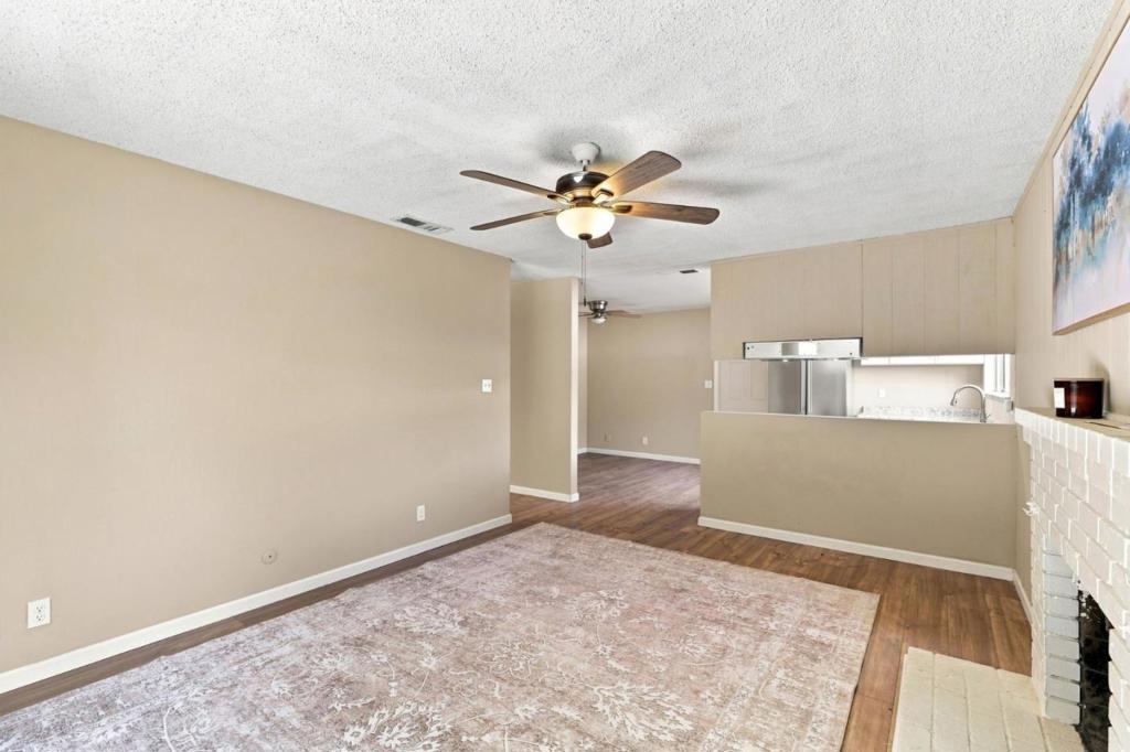 4716 Stonehurst Way Property Photo 8