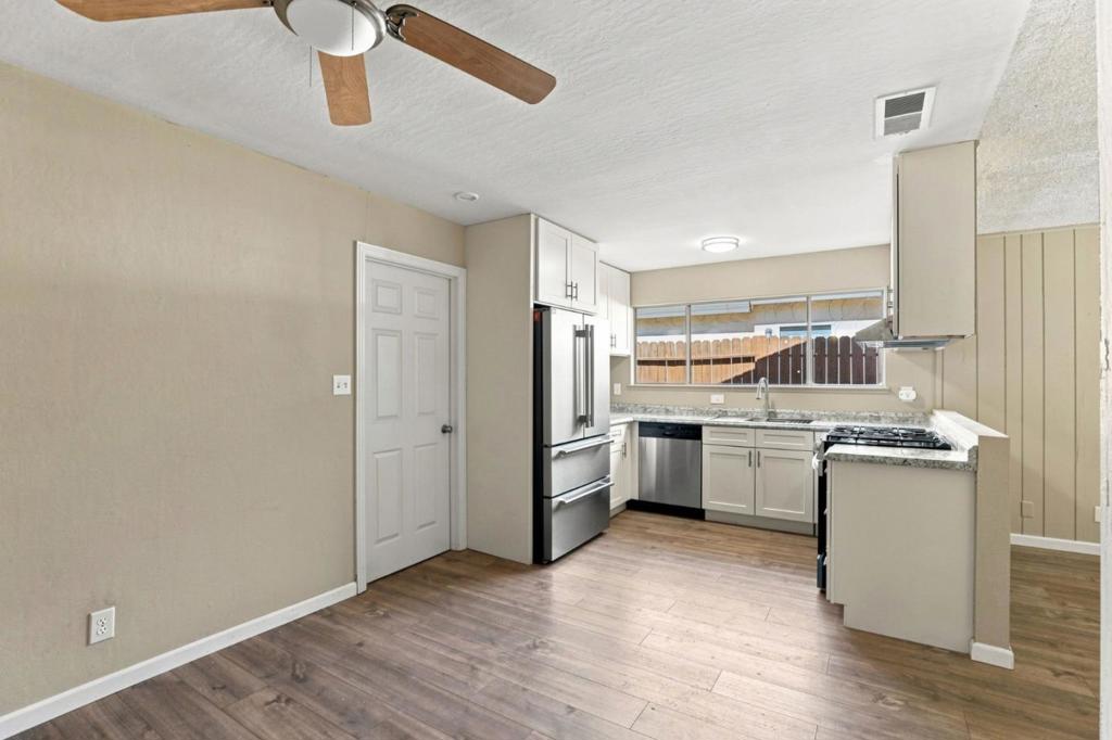 4716 Stonehurst Way Property Photo 15