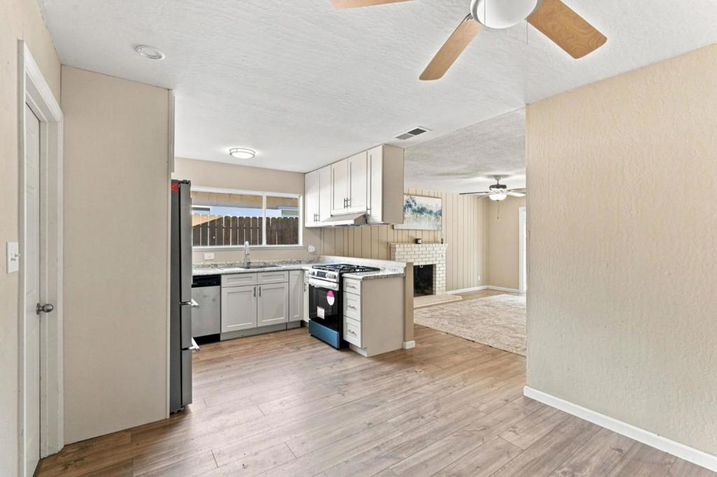 4716 Stonehurst Way Property Photo 16