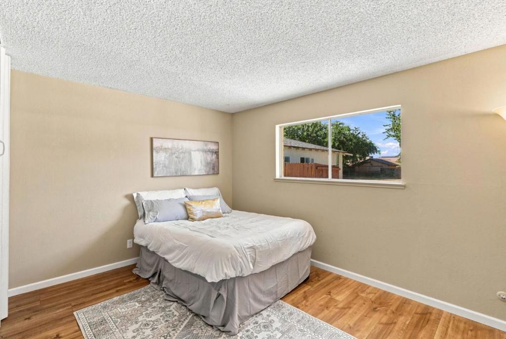 4716 Stonehurst Way Property Photo 18