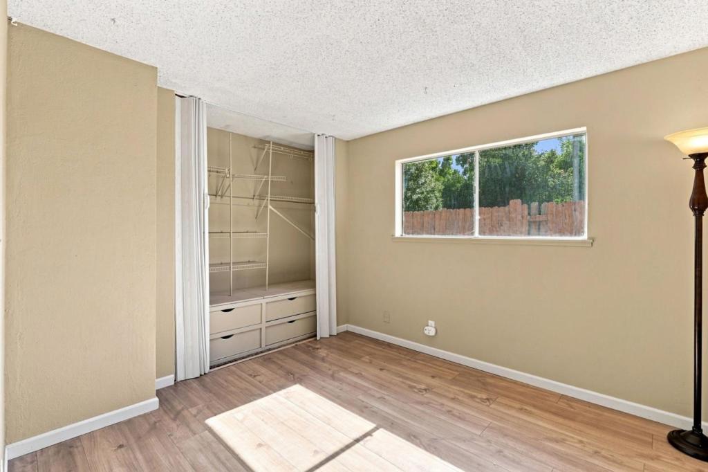 4716 Stonehurst Way Property Photo 21