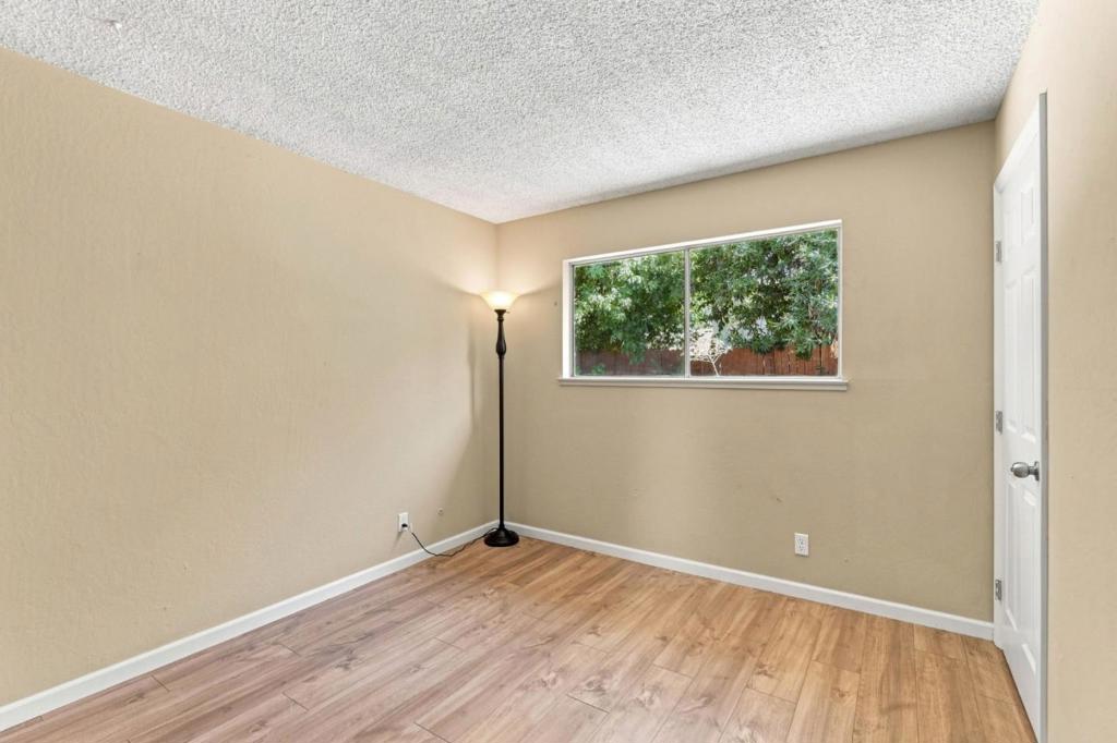 4716 Stonehurst Way Property Photo 24