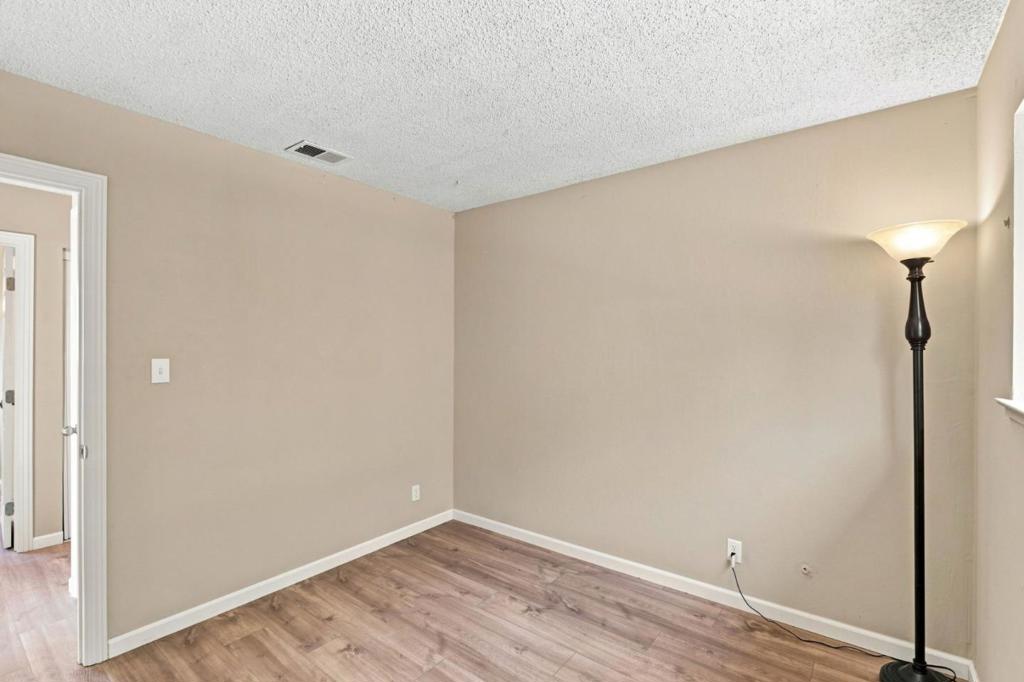 4716 Stonehurst Way Property Photo 25