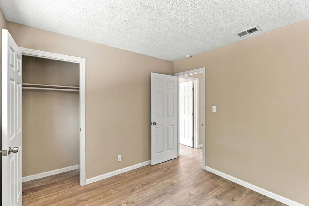 4716 Stonehurst Way Property Photo 27