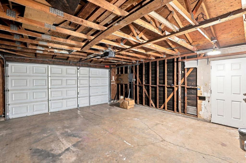 4716 Stonehurst Way Property Photo 32