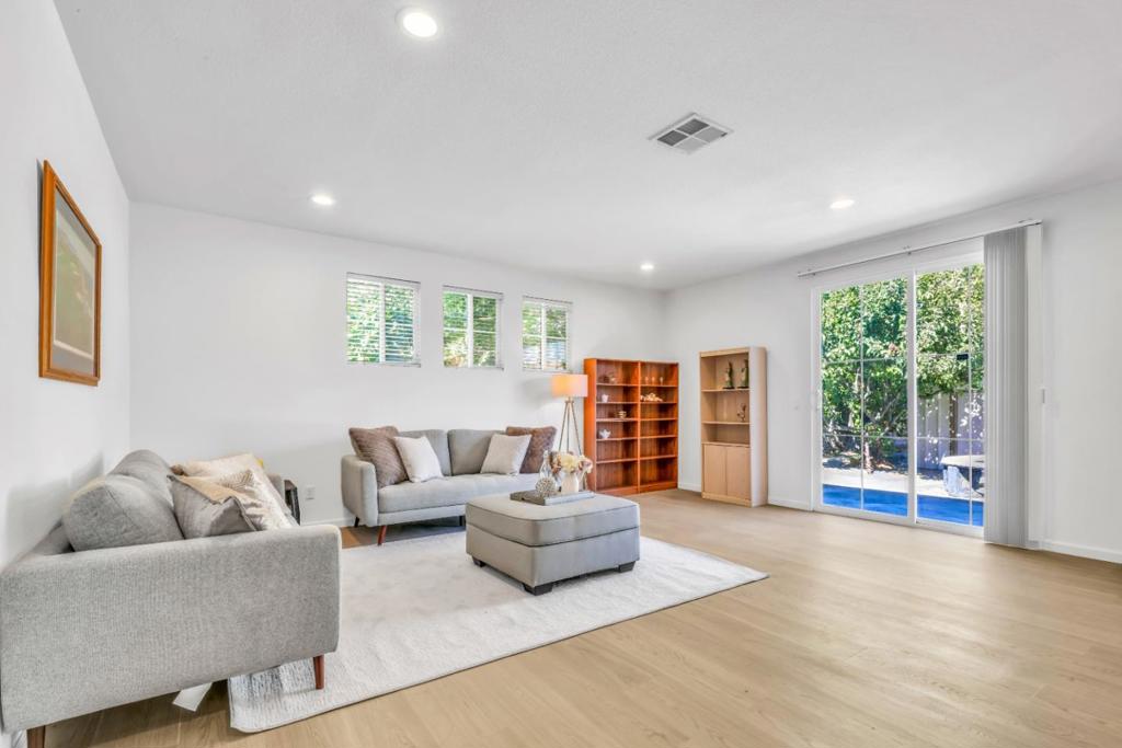 4708 Shetland Court Property Photo 7