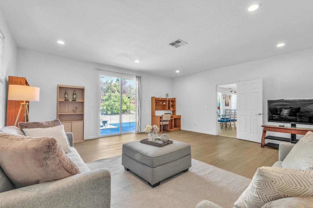 4708 Shetland Court Property Photo 10