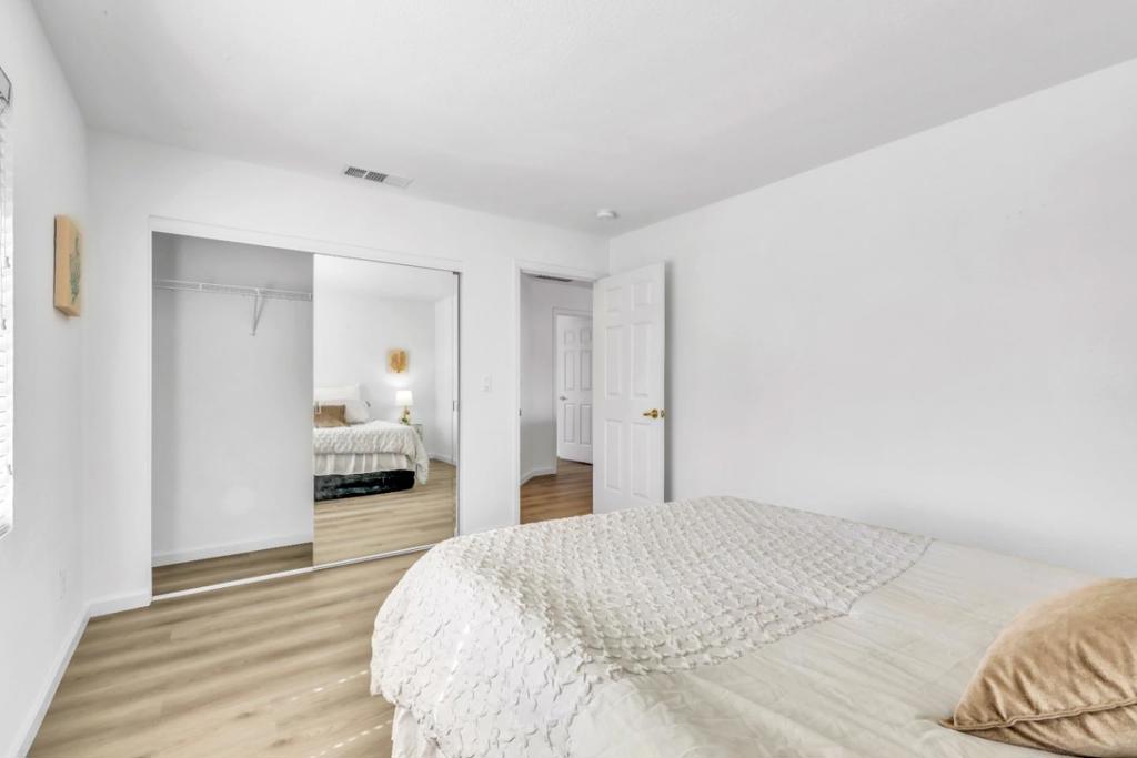 4708 Shetland Court Property Photo 33