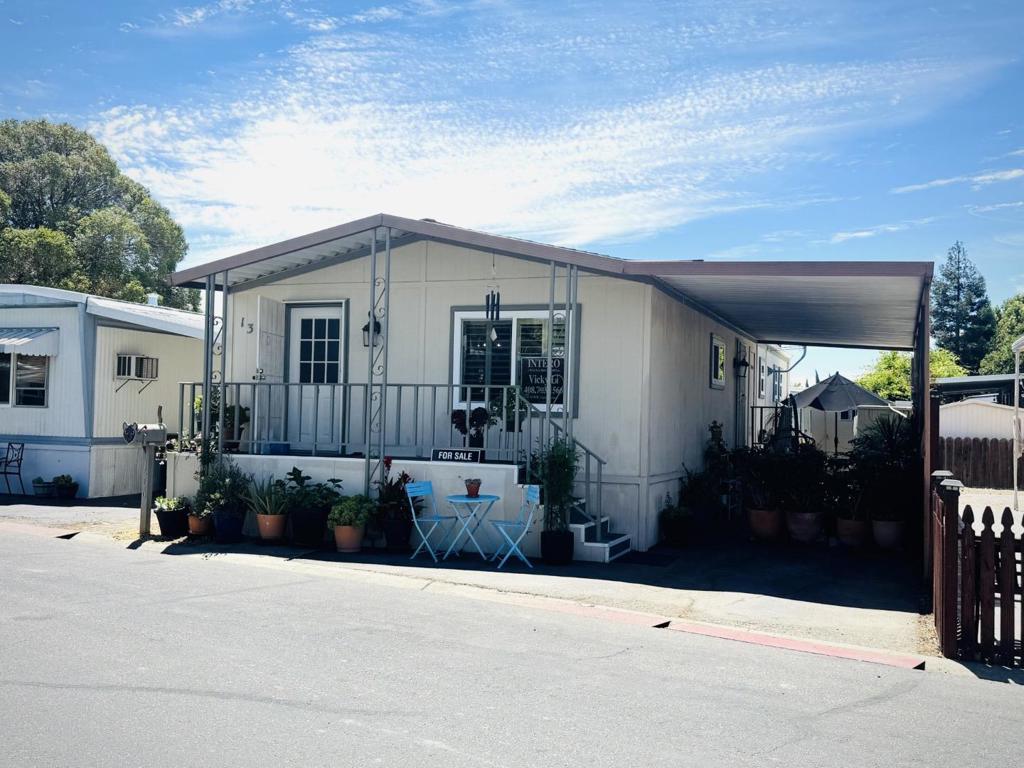 1360 Via Deste 64 Property Photo 2