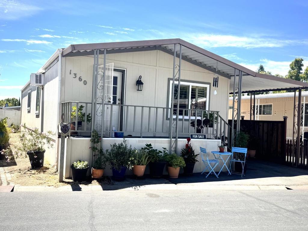 1360 Via Deste 64 Property Photo 3