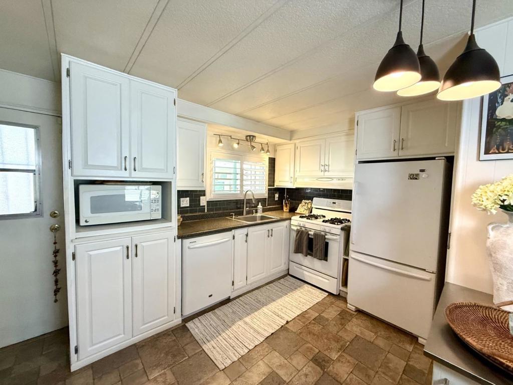 1360 Via Deste 64 Property Photo 15
