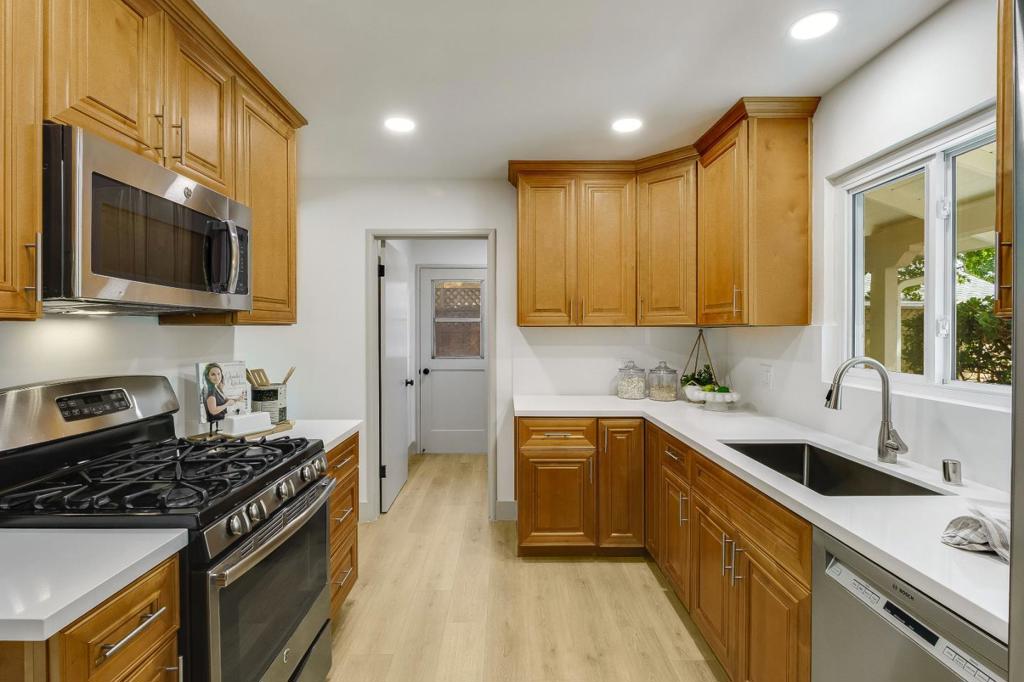421 Manchester Avenue Property Photo 4