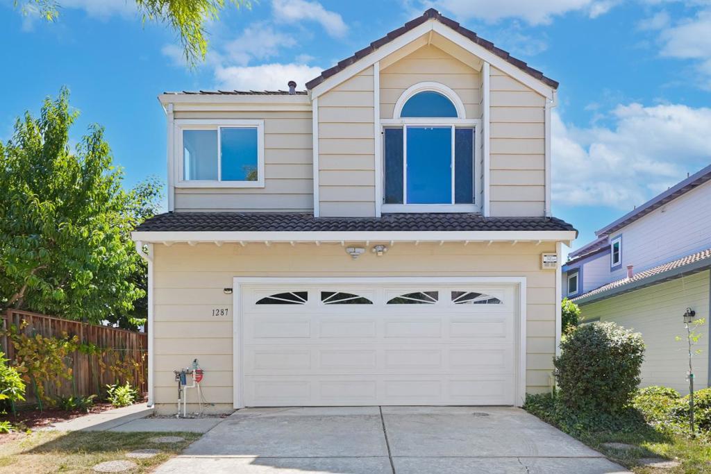 1287 Thorn Valley Court Property Photo 2