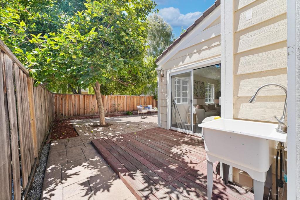 1287 Thorn Valley Court Property Photo 34