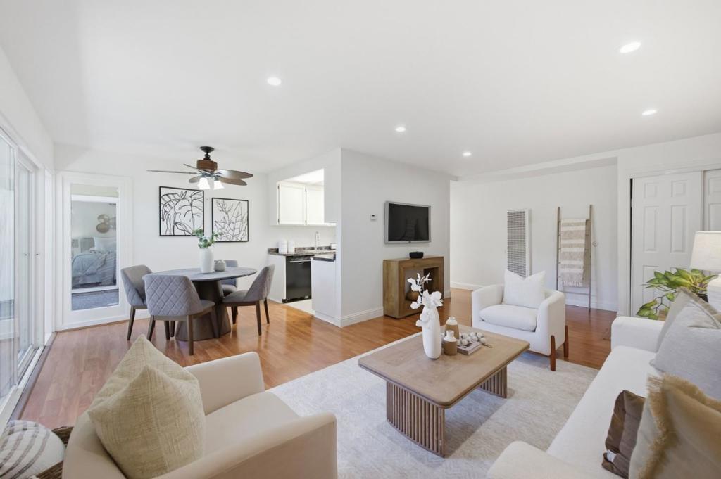 280 Easy Street 209 Property Photo 1