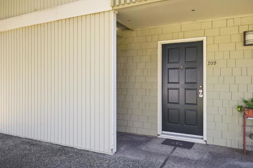 280 Easy Street 209 Property Photo 2