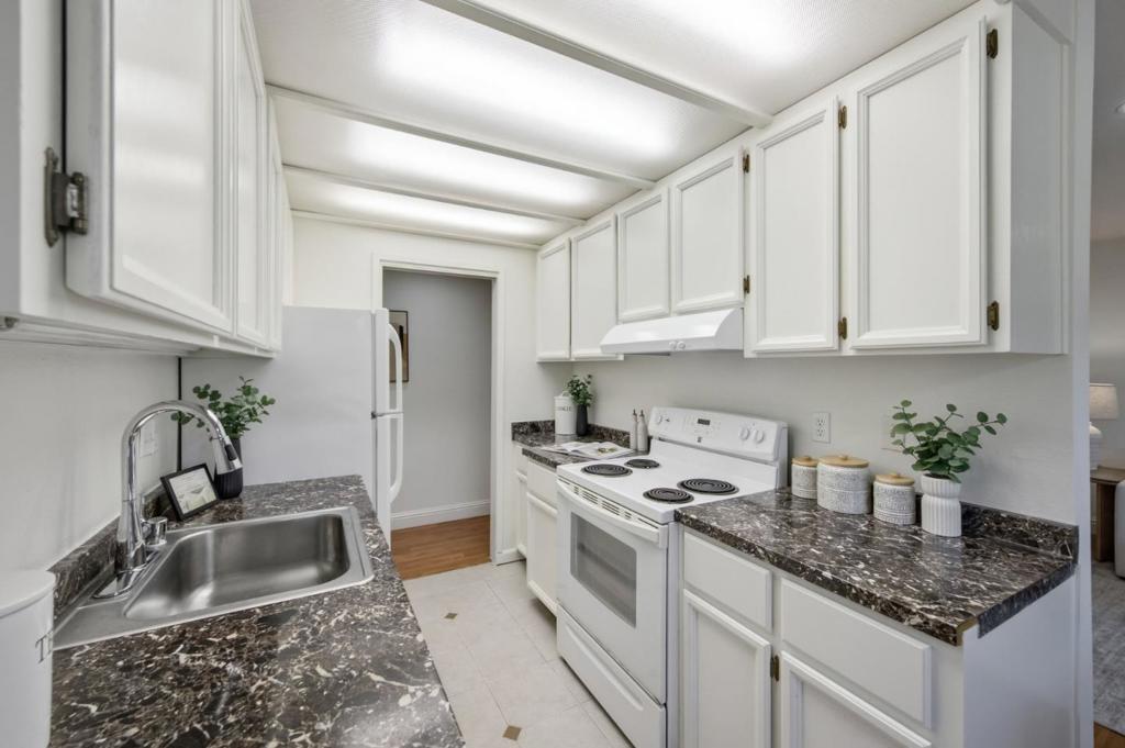 280 Easy Street 209 Property Photo 8