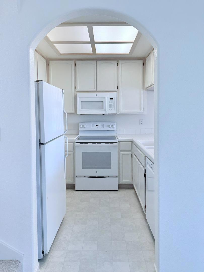 106 Sunnyhills Court Property Photo 2