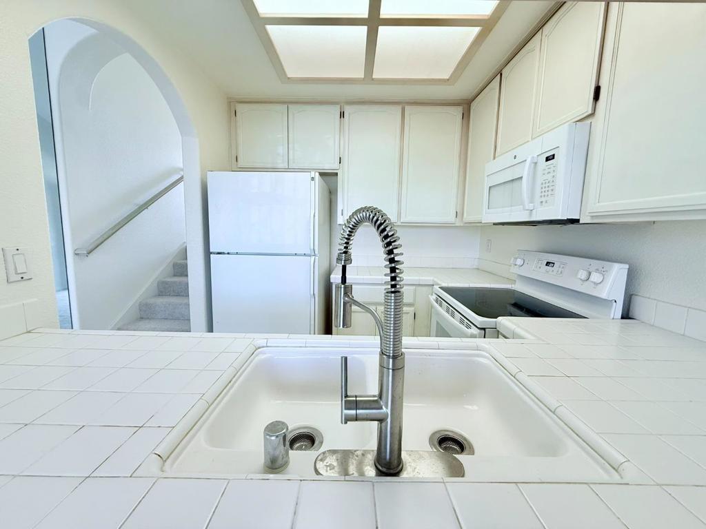 106 Sunnyhills Court Property Photo 3