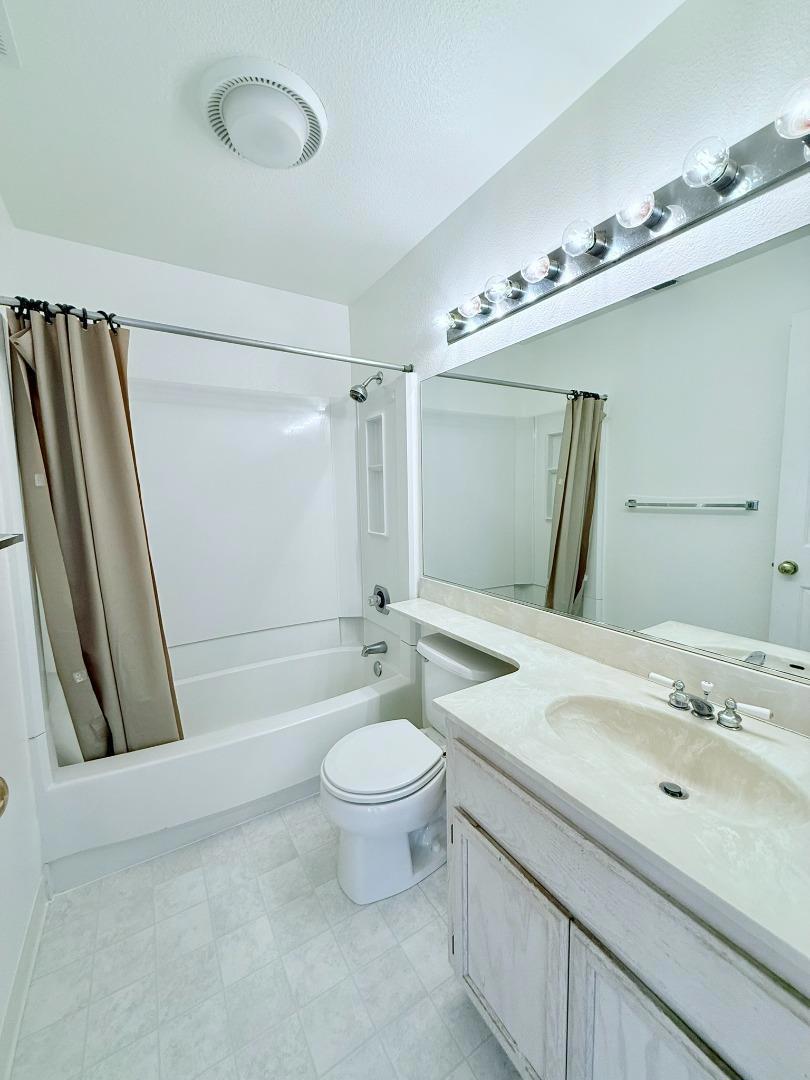 106 Sunnyhills Court Property Photo 8