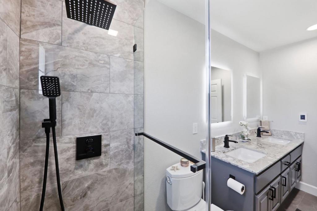 102 Triana Way Property Photo 36