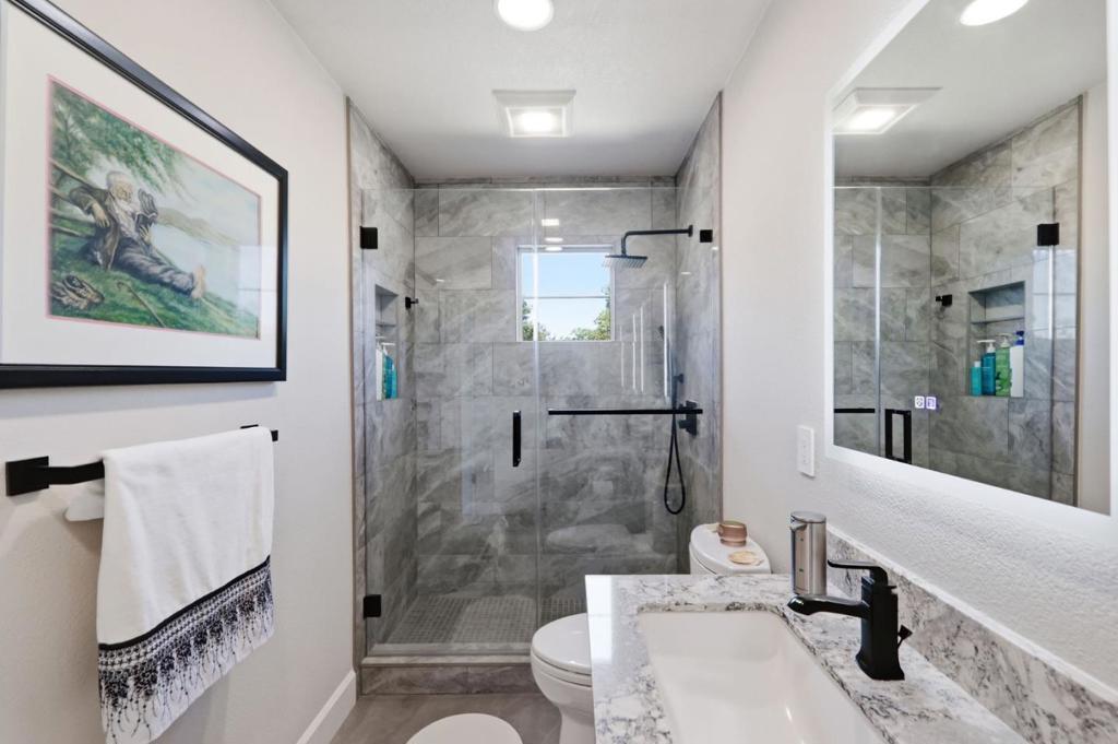 102 Triana Way Property Photo 38