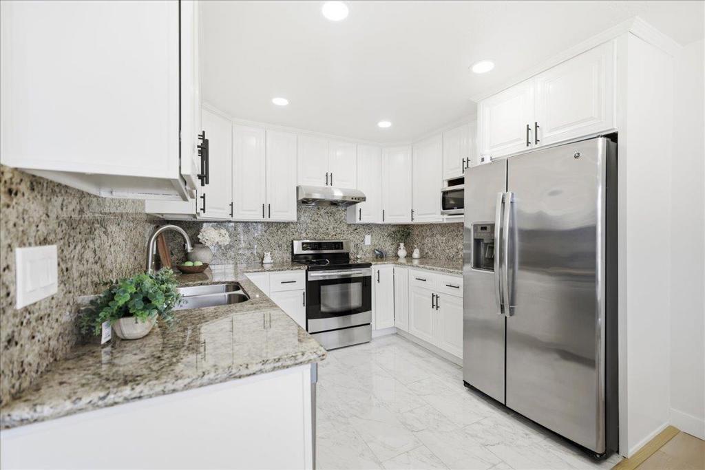 2298 Meadowgate Way Property Photo 17