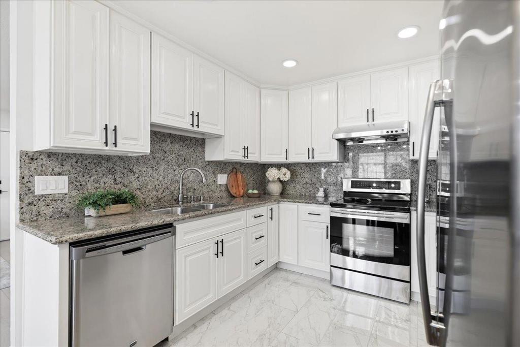 2298 Meadowgate Way Property Photo 18