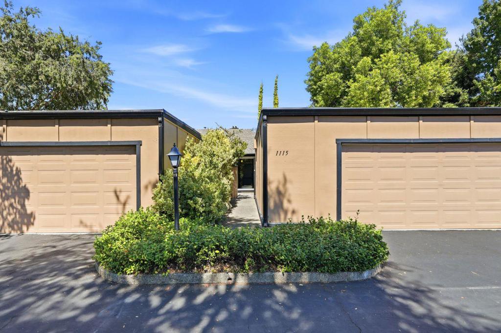 1115 Blackberry Terrace Property Photo 3