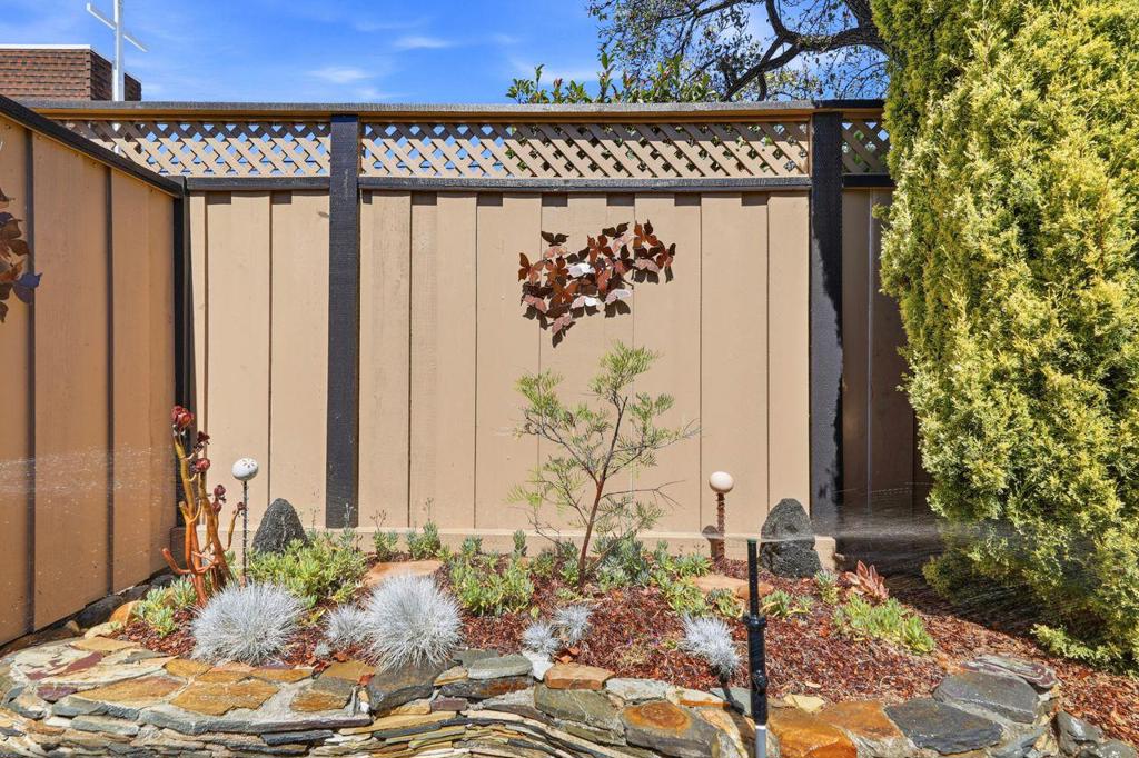 1115 Blackberry Terrace Property Photo 4
