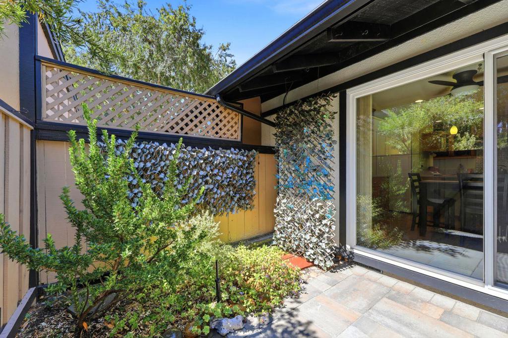 1115 Blackberry Terrace Property Photo 5
