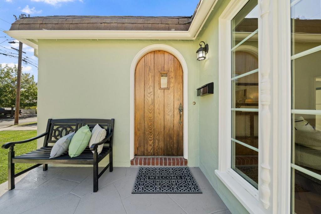326 Hudson Street Property Photo 8