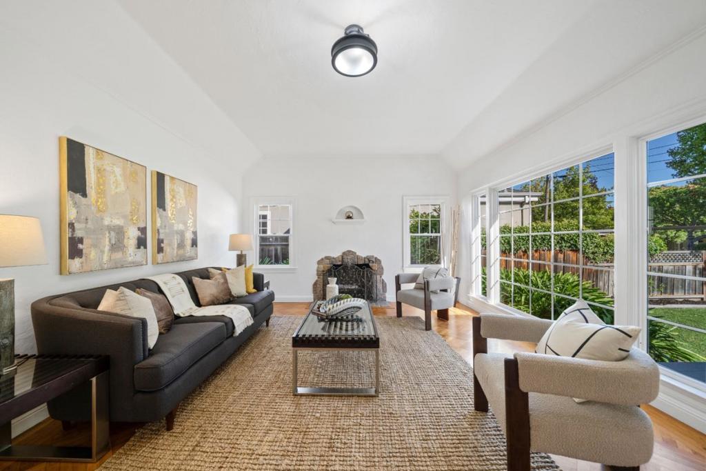 326 Hudson Street Property Photo 15