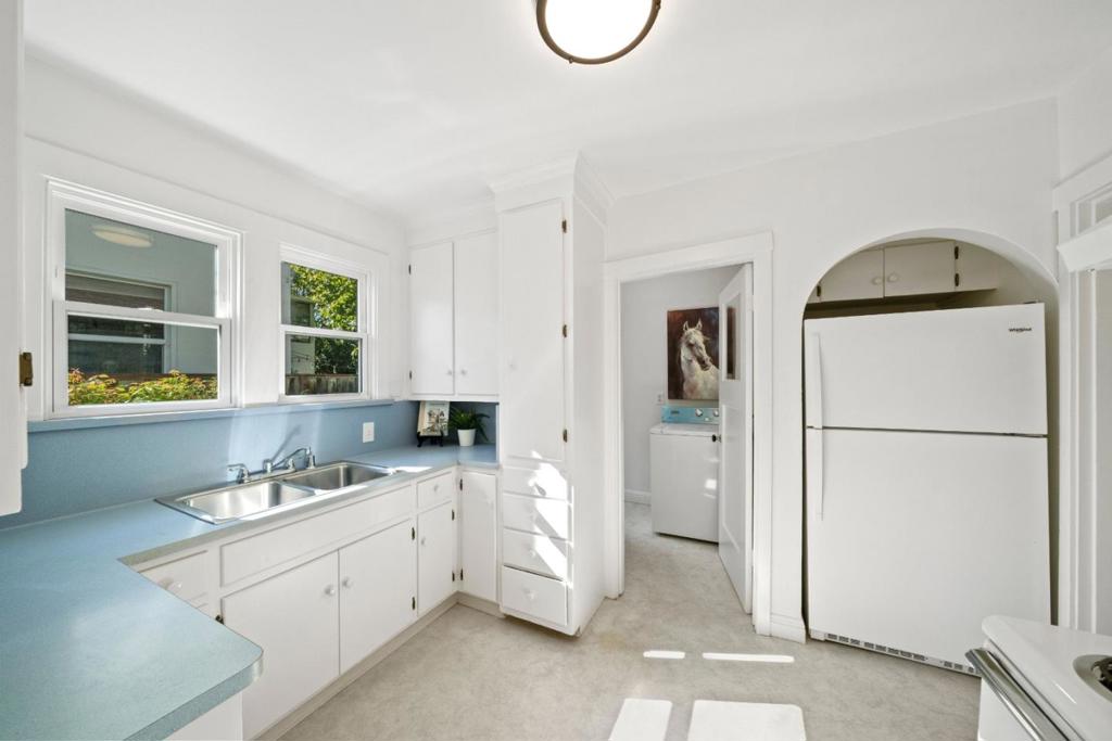 326 Hudson Street Property Photo 25