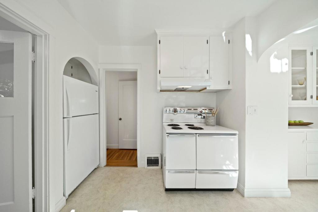326 Hudson Street Property Photo 28