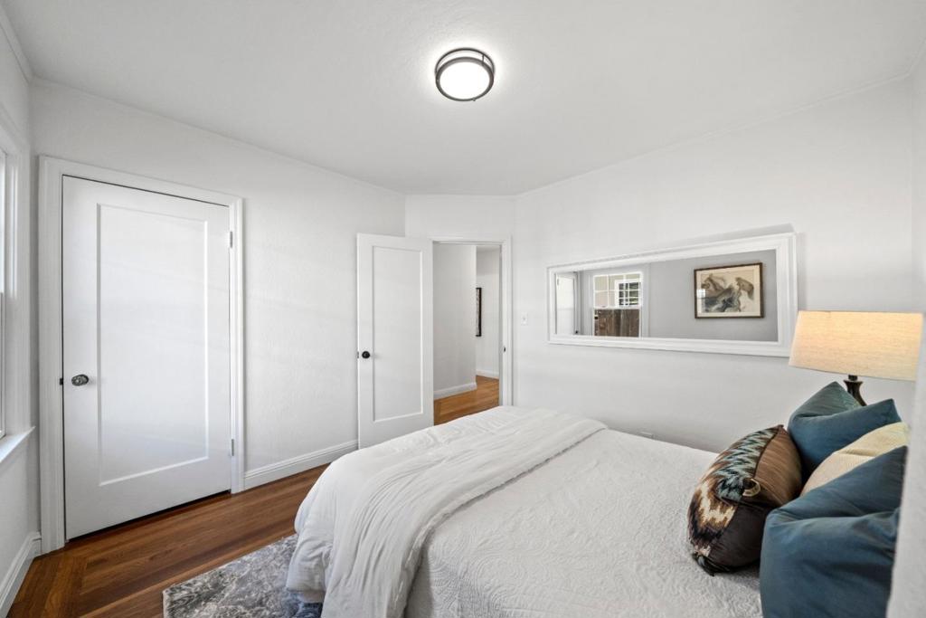 326 Hudson Street Property Photo 30