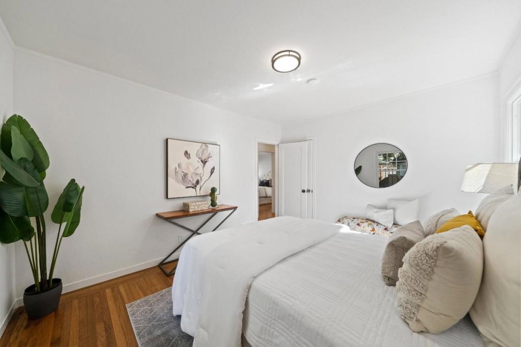 326 Hudson Street Property Photo 31