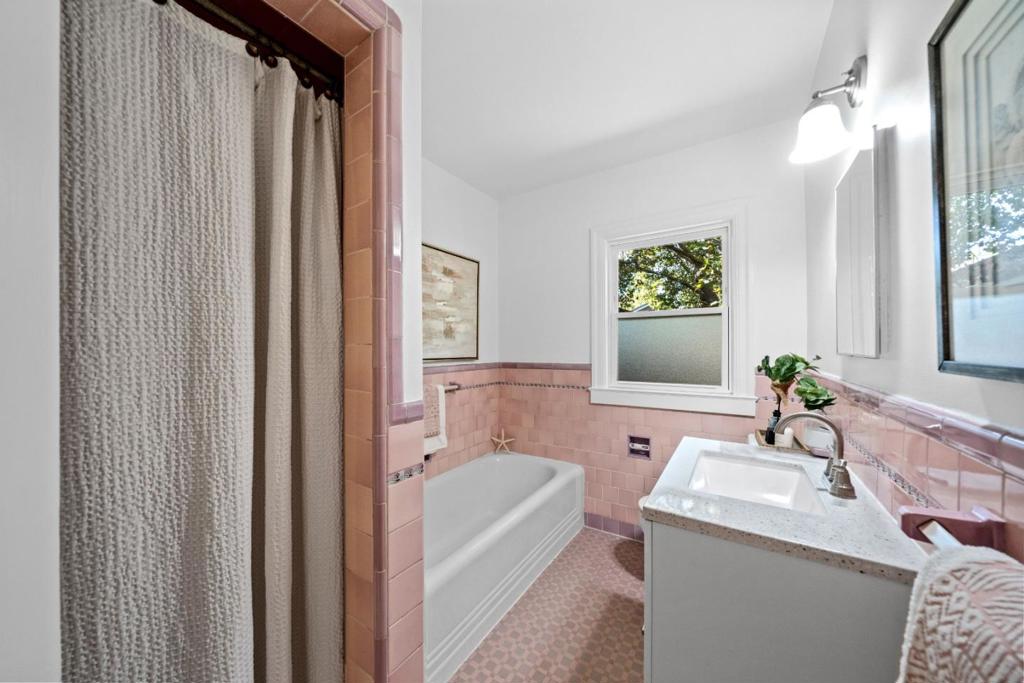 326 Hudson Street Property Photo 36