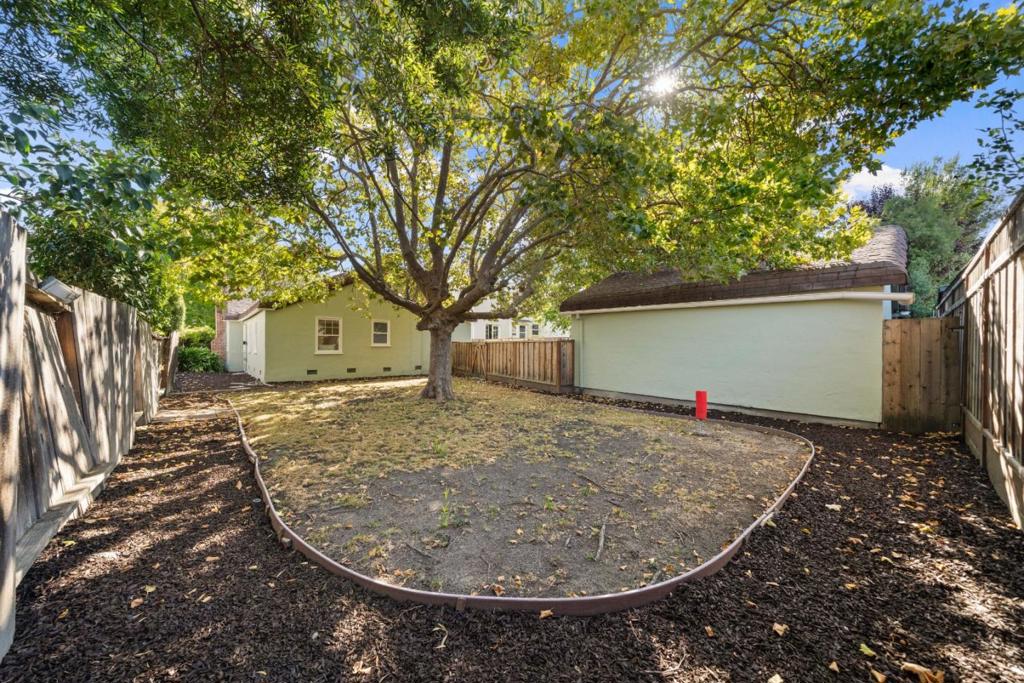 326 Hudson Street Property Photo 40