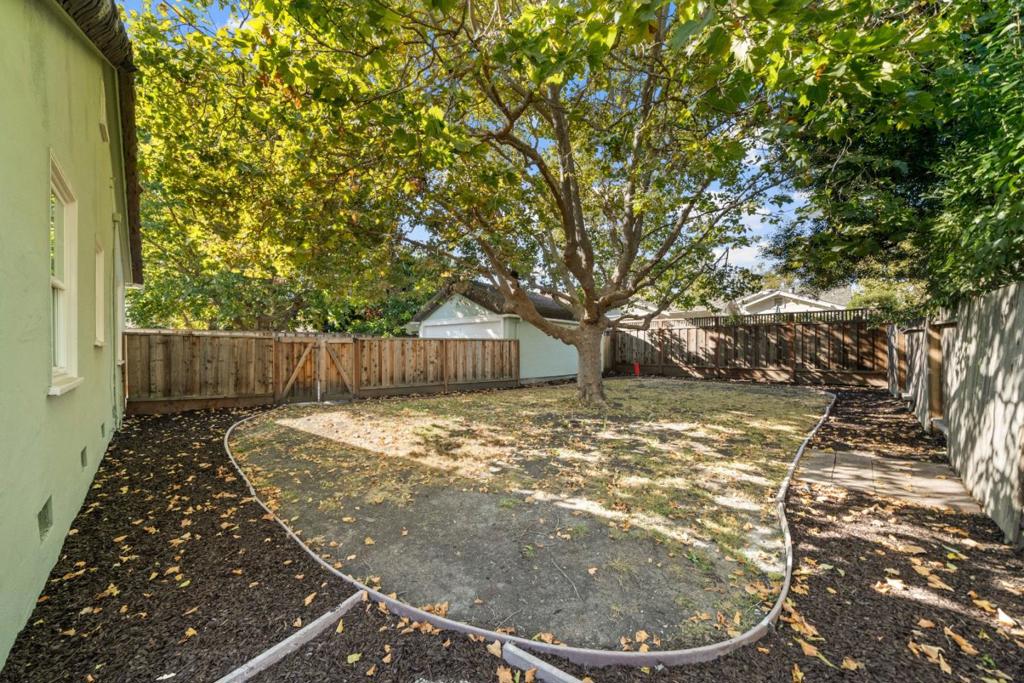 326 Hudson Street Property Photo 41