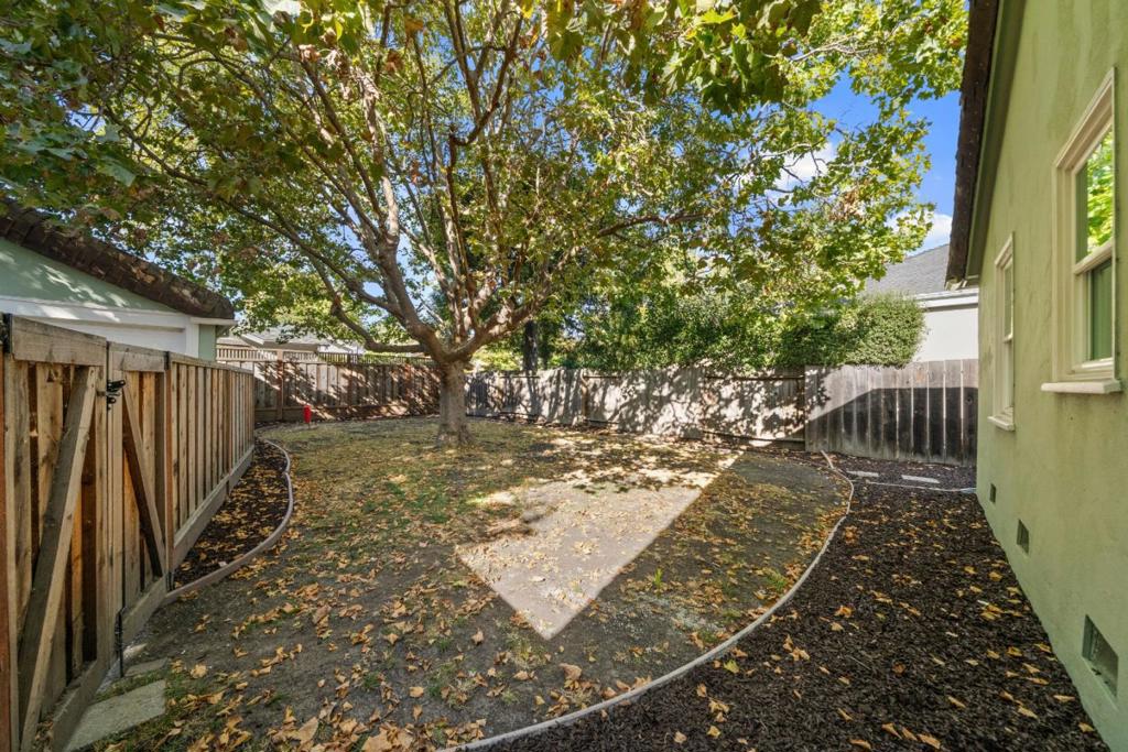 326 Hudson Street Property Photo 42