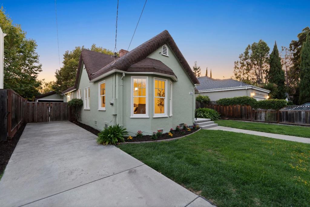 326 Hudson Street Property Photo 50