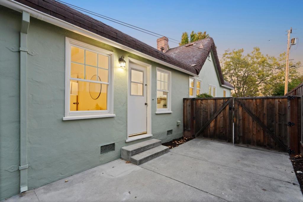 326 Hudson Street Property Photo 54