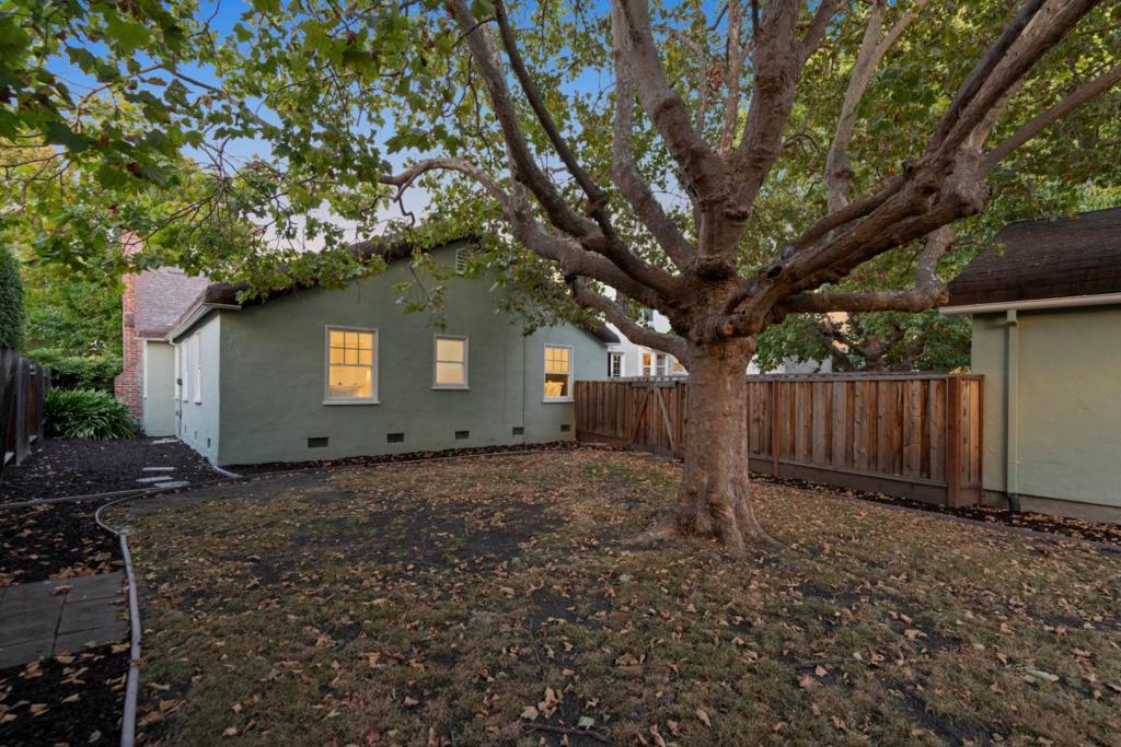 326 Hudson Street Property Photo 55