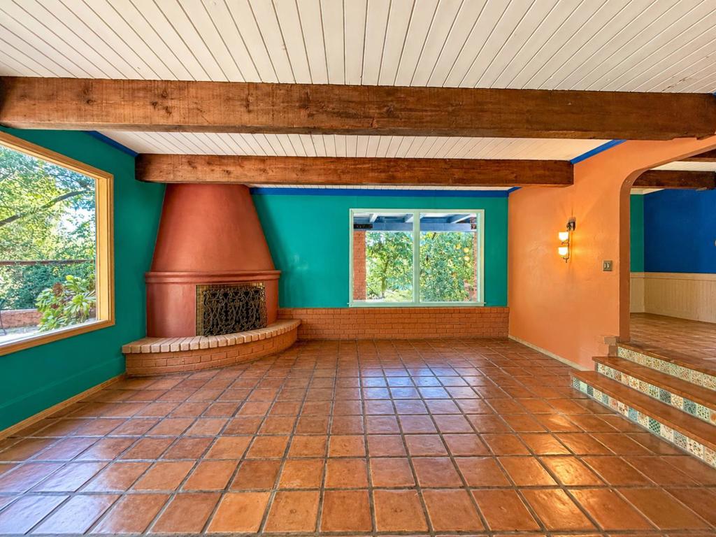 10 Joaquin Road Property Photo 1