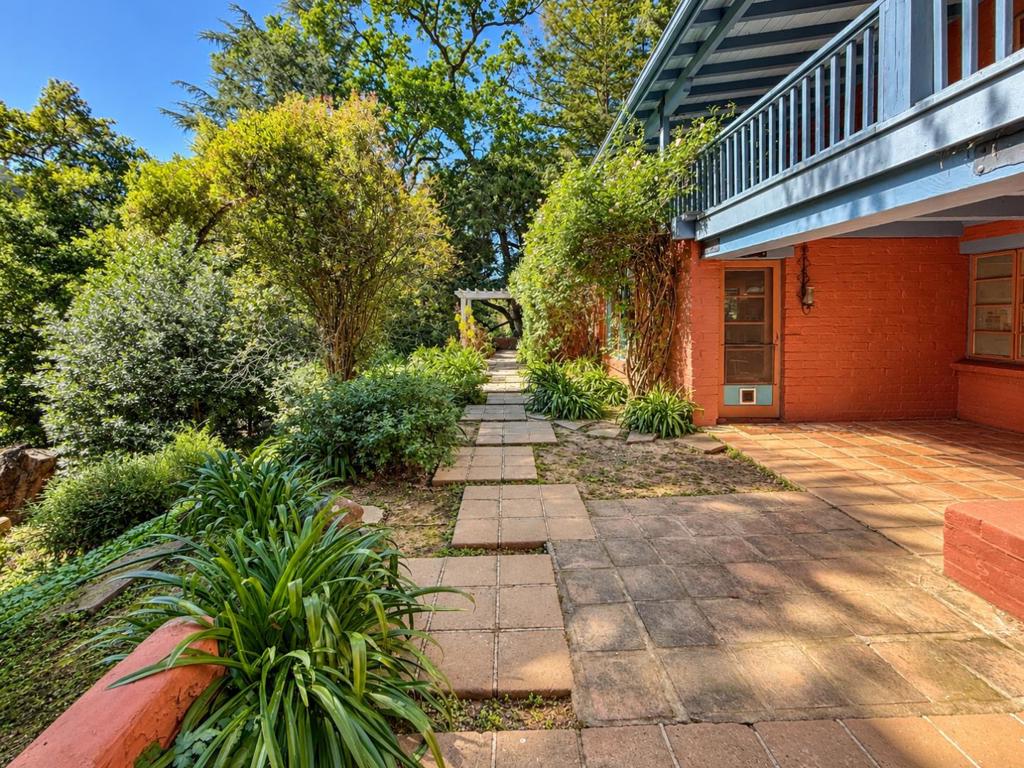 10 Joaquin Road Property Photo 3